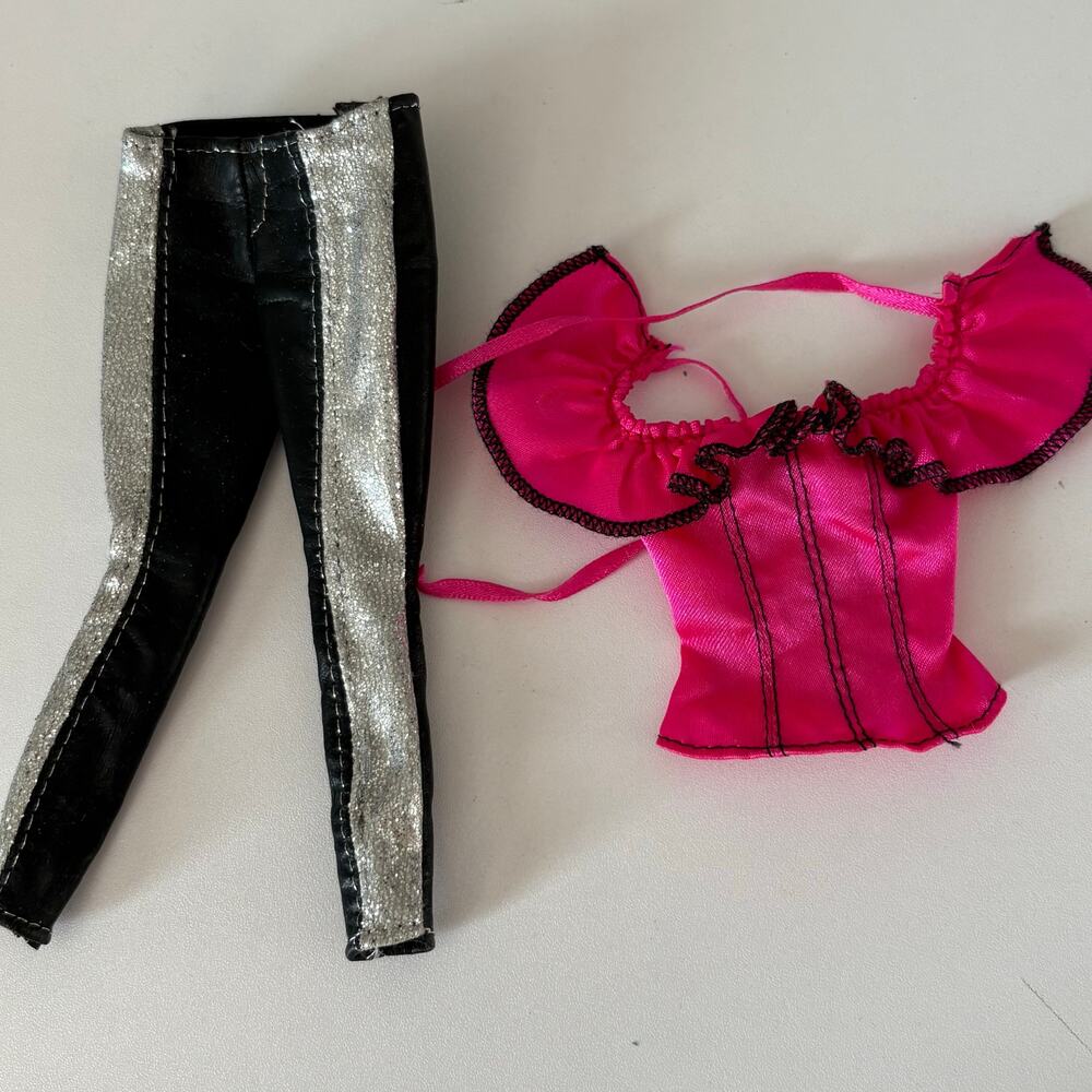 Mattel Barbie Fashionistas Raquelle Doll 2011 Replacement Outfit NO Doll